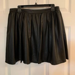 Black XL pleather mini skirt